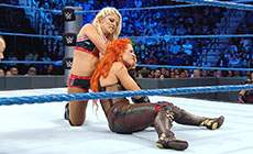 《SmackDown 888期》图文直播：林奇vs布里斯