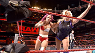 莎夏·班克斯对阵贝莉对阵戴娜·布鲁克《WWE RAW 2016.09.13》