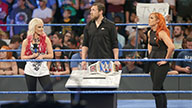 林奇和阿莱克萨签订毫不留情ppv合约《WWE SmackDown 2016.09.21》