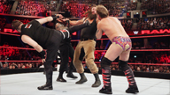 战火一触即发，是什么引发了这场擂台大混战《WWE RAW 2016.11.08》