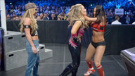 娜塔莉娅似乎想要证明自己是属于红蓝大战女子团队的成员《WWE SmackDown 2016.11.09》