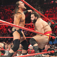 大凯斯不顾裁判提醒疯狂殴打鲁瑟夫《WWE RAW 2016.12.20》