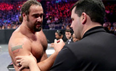 鲁瑟夫接受手术治疗，基本无缘WWE摔角狂热大赛！