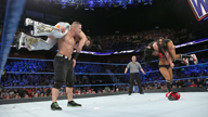 泰勒布里斯模仿尼基贝拉，结果被一记飞冲肩KO！《WWE SmackDown 2017.03.22》