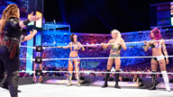 RAW女子冠军赛，三人合力对抗奈娅·贾克斯！《WWE Wrestlemania 33》