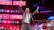 文斯·麦克曼亲临现场，新任RAW总经理上任！《WWE RAW 2017.04.04》