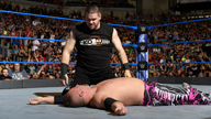 凯文·欧文斯对阵当地摔跤手，一招结束比赛！《WWE SmackDown 2017.04.19》