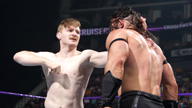 奥斯汀和真绅士袭击内维尔和TJ，扳回一局！《WWE RAW 2017.04.25》