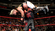 恩佐·阿莫雷对阵卢克·盖洛斯，大凯斯为队友捏一把汗！《WWE RAW 2017.05.02》
