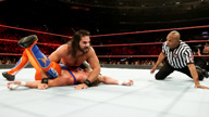 塞斯·罗林斯对阵柯特·霍金斯！《WWE RAW 2017.06.27》