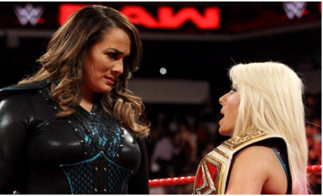 WWE《夏日狂潮》潜在剧情，“表姑”挑战“小魔女”