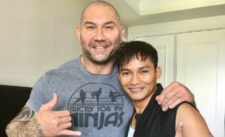 野兽巴蒂斯塔正在中国拍戏！与功夫明星张晋、泰拳王托尼贾合作！ 