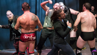 德鲁联合SAnitY攻击鲍比·费什等人，场面一度失控！《WWE NXT 2017.09.21》