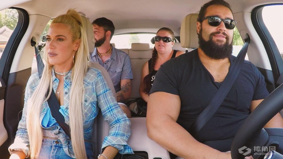 鲁瑟夫跟拉娜一起回归自然,享受田园生活!