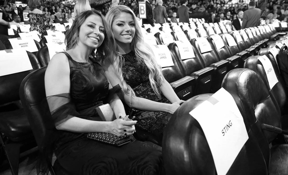 超级明星和他们的妈妈，提前祝所有母亲们节日快乐！