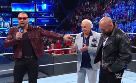 WWE进化军团强势回归SD，巴蒂斯塔暗示重回擂台，迎战王大锤！