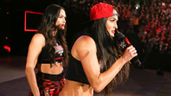 隆达·罗西自责错信贝拉姐妹，搬出塞纳直戳尼基痛处！《WWE RAW 2018.10.16》