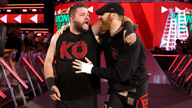 萨米·扎恩偷袭，助攻凯文·欧文斯！《WWE RAW 2018.05.15》