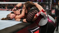 RAW女子冠军赛，隆达·罗西能否反制毁容铁拳？《TLC 2018》