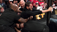 强尼·加尔加诺从人群中袭击托马索，被驱逐出NXT？《WWE NXT 2018.03.22》
