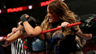 女子双打赛，萨摩亚双塔再战莎夏贝莉！《WWE RAW 2019.02.26》