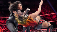女子单打赛，安珀·沐恩对阵塔米娜·斯洛卡！《WWE RAW 2018.11.13》