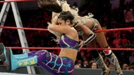 女子单打赛，贝莉对阵艾莉西亚·福克斯！《WWE RAW 2018.12.11》