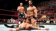 双打赛，道夫·齐格勒&德鲁·麦金泰尔对阵希思·斯莱特&莱洛！《WWE RAW 2018.05.08》