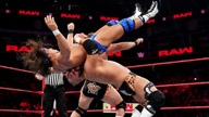 双打冠军赛，博比·鲁德&查德·盖贝尔对阵复兴组合！《WWE RAW 2018.12.25》