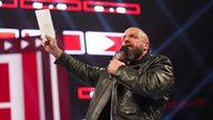 摔角狂热HHH赌上职业生涯对战巴蒂斯塔！《WWE RAW 2019.03.26》