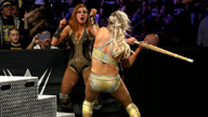 SD女子冠军最后站立者赛，贝基与夏洛特变身铁人战士！《WWE Evolution 2018》