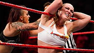 女子单打赛，隆达·罗西对阵鲁比·伊洛特！《WWE RAW 2018.10.02》