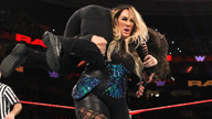 女子双打赛，沐恩搭档奈娅对阵戴娜&塔米娜！《WWE RAW 2018.10.16》