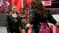 女子单打赛，安珀·沐恩对阵塔米娜·斯洛卡！《WWE RAW 2018.12.11》