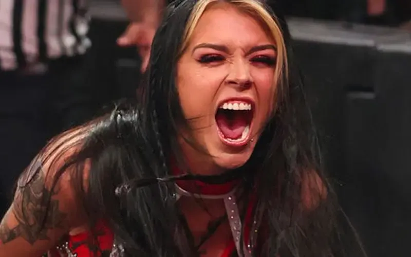 前WWE女星高调炫富，不久前宣布退出摔角界！