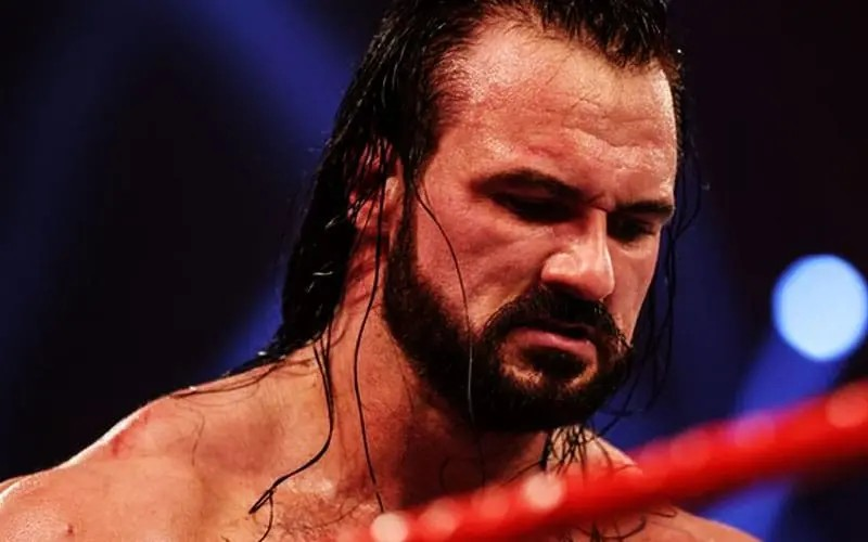 WWE传奇巨星被赶出餐厅，冈瑟称赞此人为最佳对手！