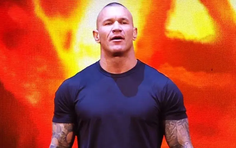WWE考虑更换兰迪出场音乐，人气巨星谈被公司解雇的原因！
